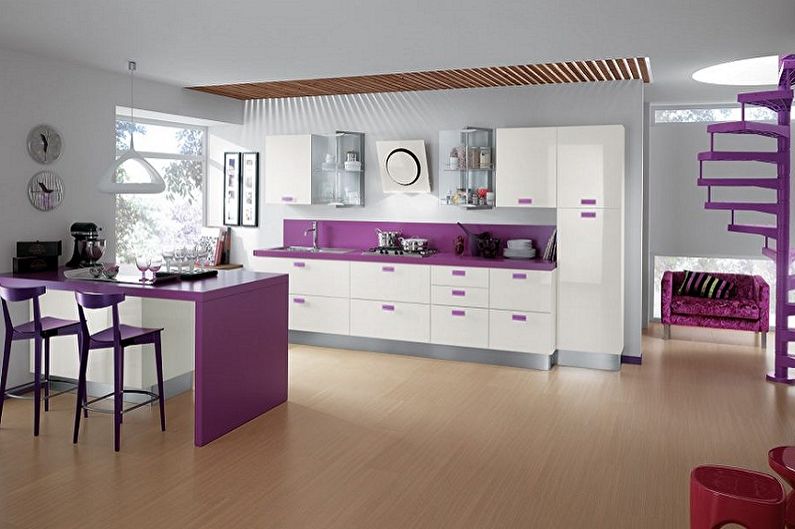 Violetinė skandinaviško stiliaus virtuvė - interjero dizainas