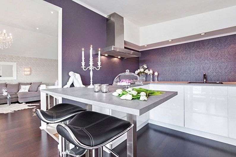 Violetinės virtuvės dizainas - sienų dekoravimas