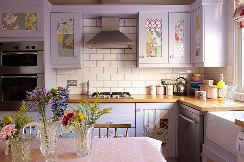 Lila konyha - belsőépítészeti fénykép