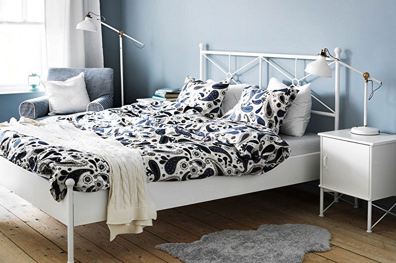 Jenis tempat tidur besi tempa dalam gaya yang berbeza - gaya Skandinavia