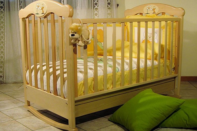 Druhy detských postieľok pre deti podľa návrhu - hojdacia posteľ