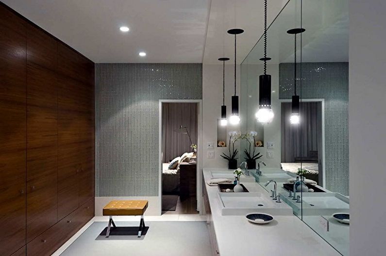 Dizaina idejas plastmasas paneļiem vannas istabai - stikla un metāla dekori