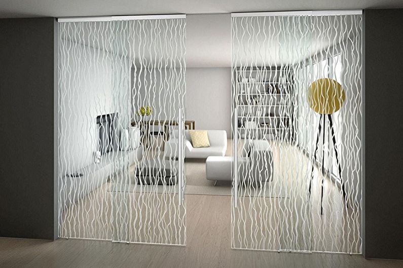 Diseño de puertas interiores de vidrio. Estructuras con vidrio triplex.