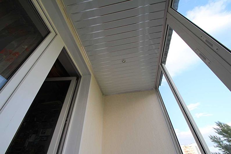 Design balcone / loggia - Finitura a soffitto