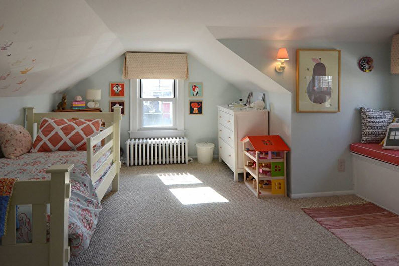 Дизајн ентеријера дечије собе у поткровљу - фотографија