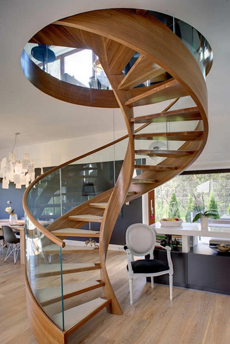 Escaleras al segundo piso en un estilo moderno.