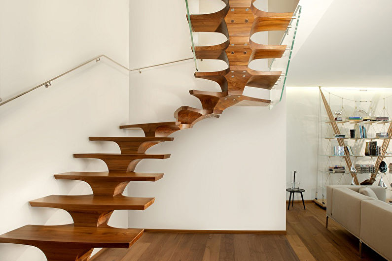 Дизайнерски стълби към втория етаж - снимка