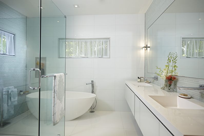 A modern stílusú fürdőszoba belsőépítészete - fénykép