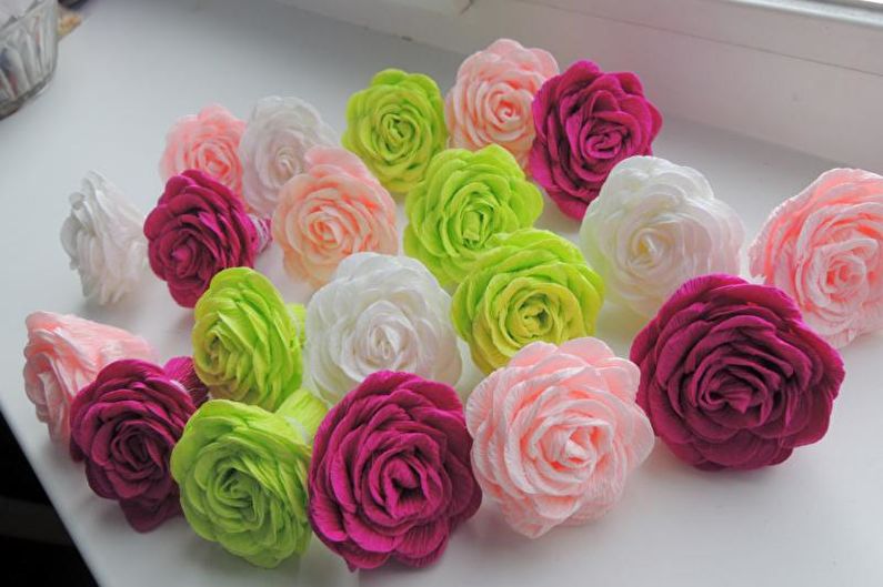 DIY gofrētā papīra roze