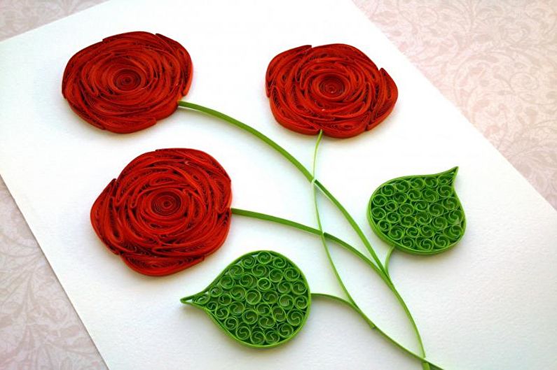 Do-it-yourself paper rose using quilling technique