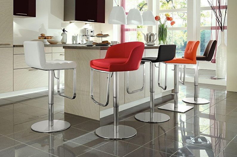 Bāra krēslu veidi virtuvei - pēc dizaina veida