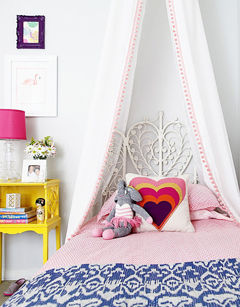 Bērnu gultiņa nojume - krāsas un dekori