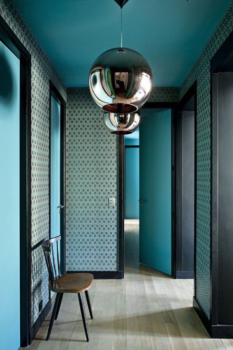 Foto de corredor e corredor turquesa - design de interiores