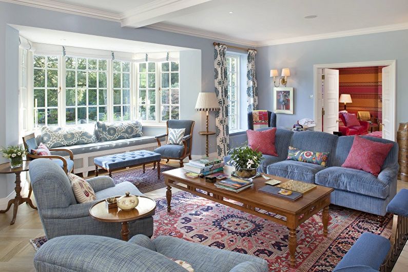 Plava dnevna soba u klasičnom stilu - Dizajn interijera