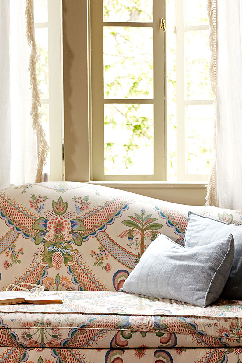 Sofa para sa kusina - Mga materyales at tapiserya