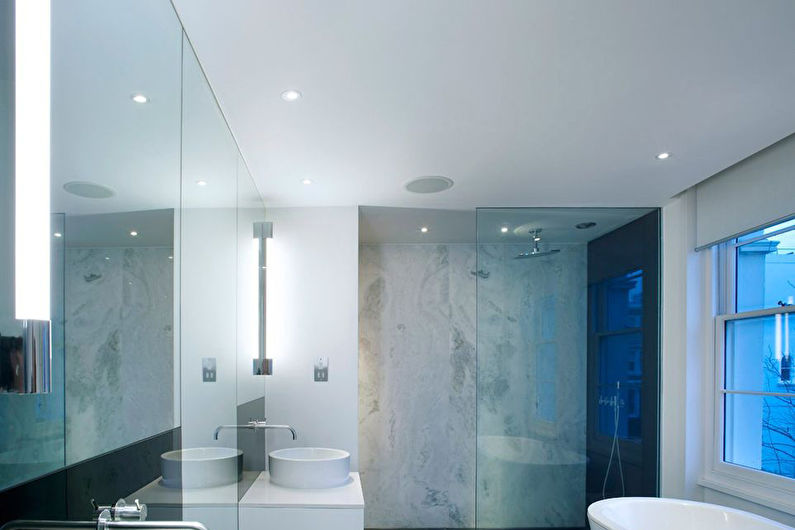 Stræk loftet i badeværelset - moderne stil