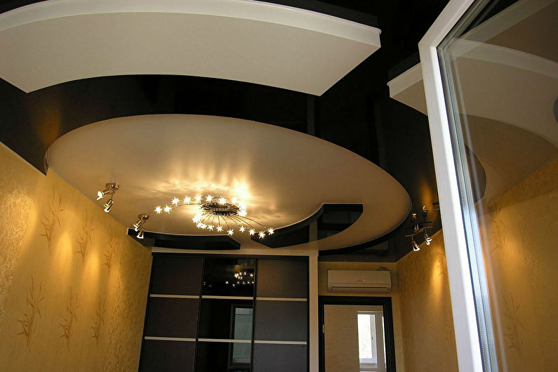 Plafond tendu dans le couloir - Éclairage et éclairage