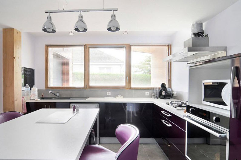Stūra virtuves - interjera dizaina foto