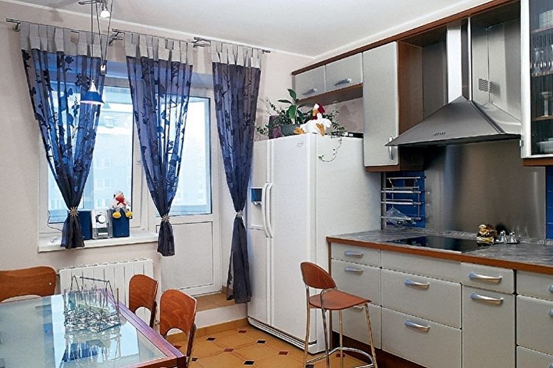 Curtains in the kitchen - photo