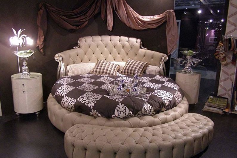 Rodzaje okrągłych łóżek w sypialni - Łóżko z zagłówkiem i bokami
