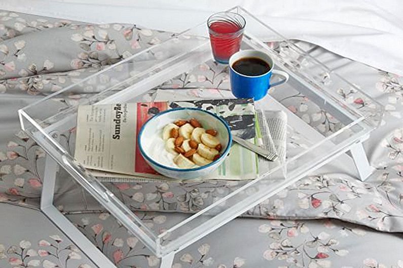 Materiāls brokastu galda izgatavošanai gultā - Stikls
