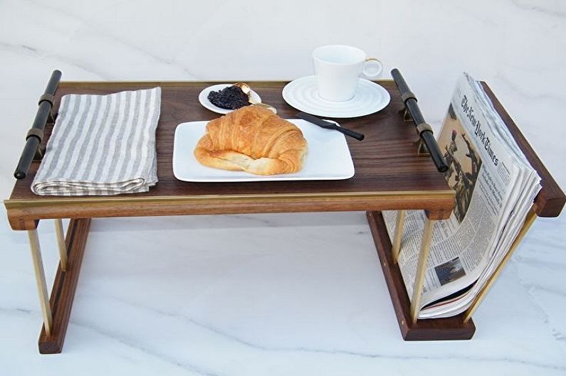 Τραπέζια πρωινού στο κρεβάτι - φωτογραφία
