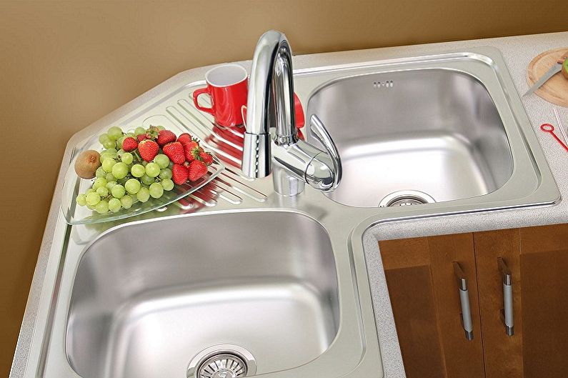 Ugaoni sudoper za kuhinju - Dimenzije i funkcionalnost