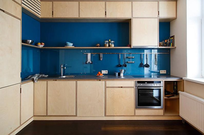 Mėlynos sienų plokštės virtuvei