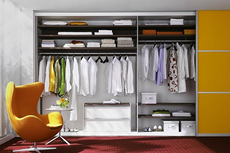 Ideer til at fylde en garderobe til forskellige værelser - Soveværelse