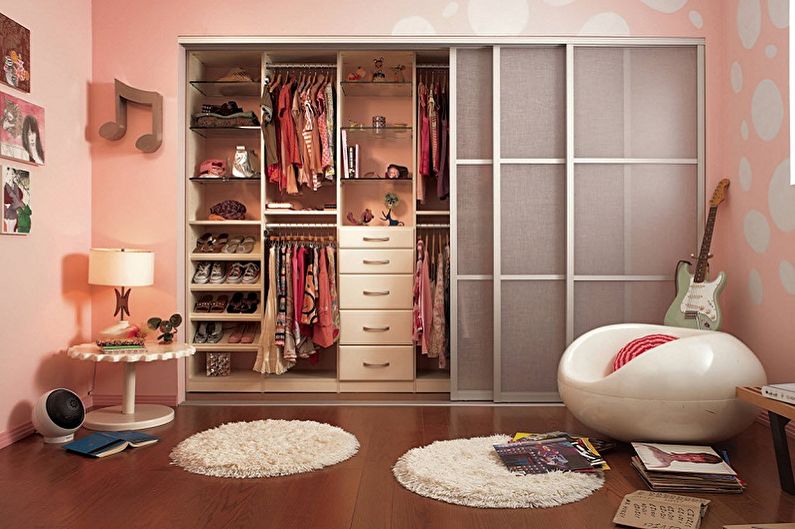 Ideer for å fylle en garderobe til forskjellige rom - Barnerom
