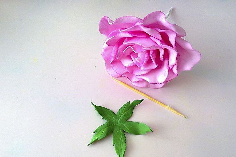ДИИ Фоамиран Росе - Једноставан начин да направите ружу пупољка