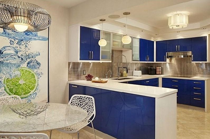 Какви цветове съответства на синьо - дизайн на кухнята