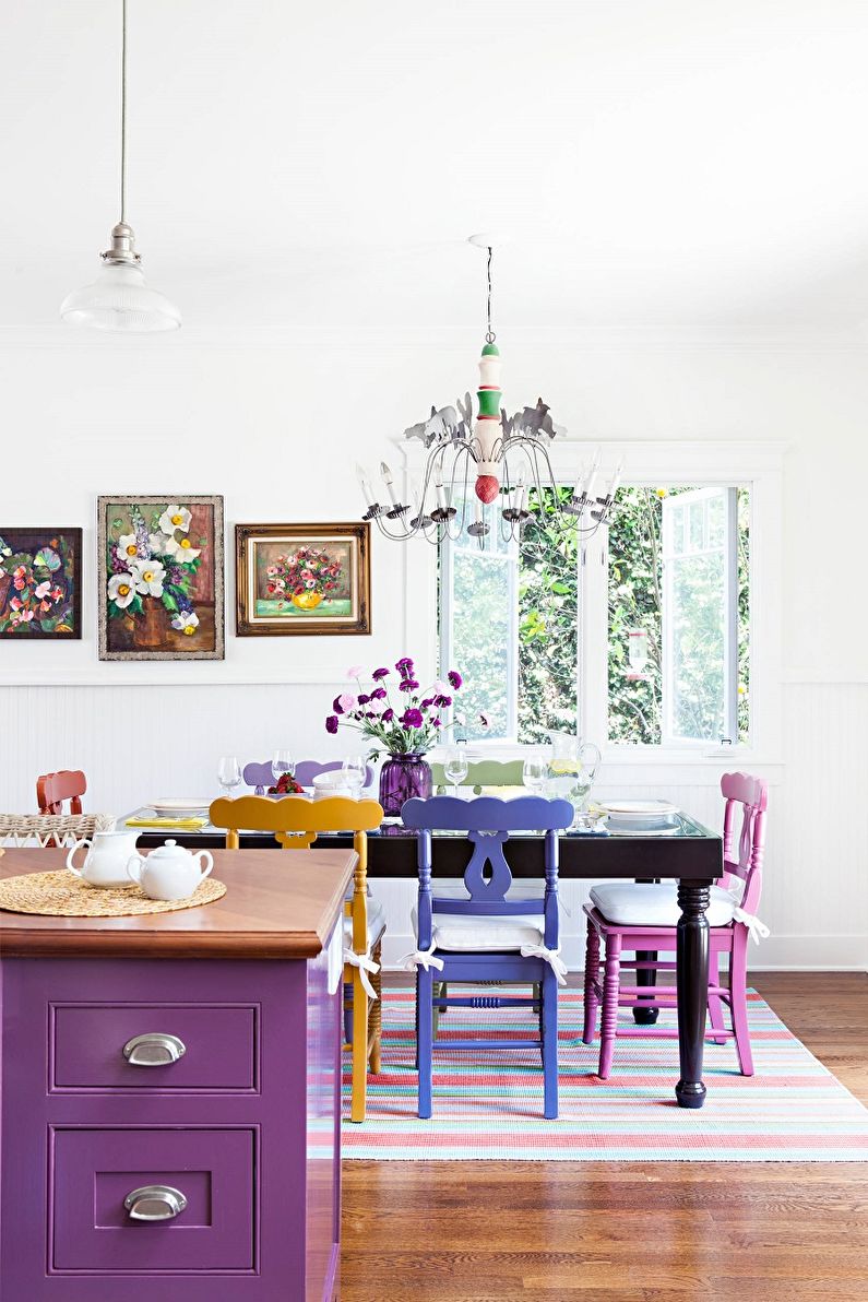 Violetinė virtuvė 13 kv.m. - Interjero dizainas