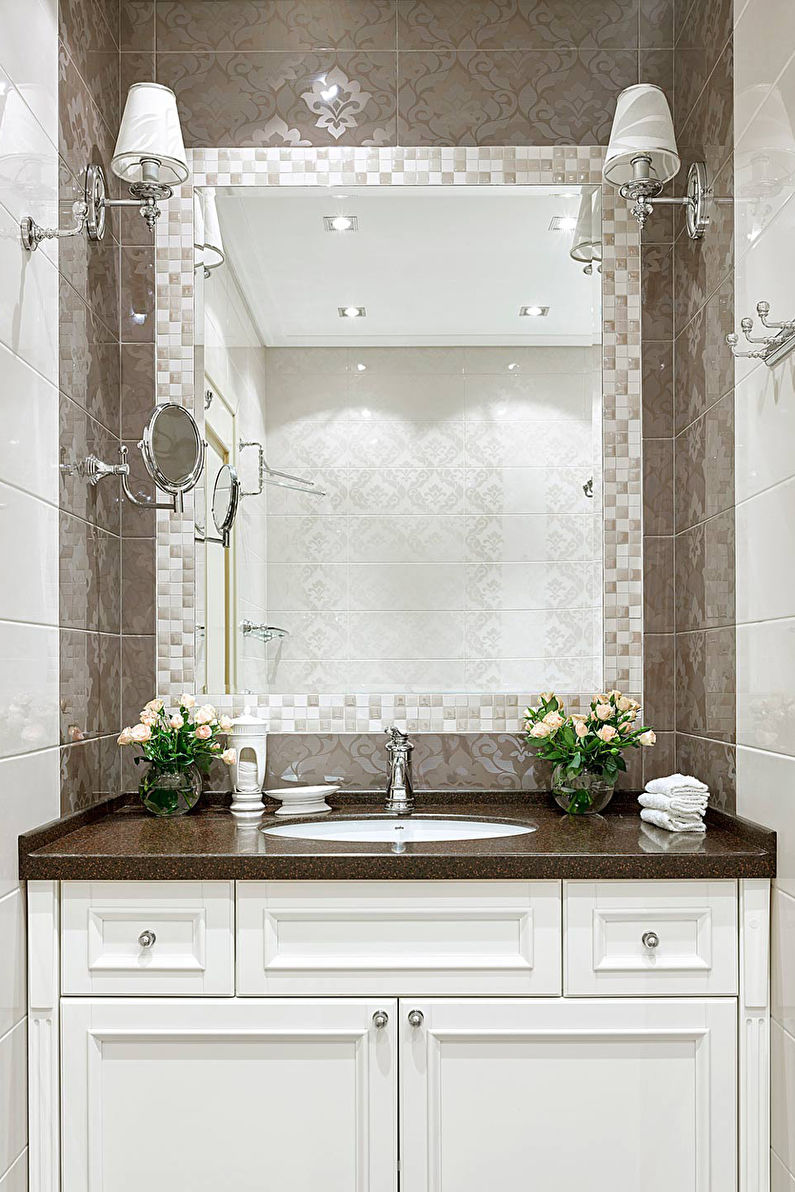 Neoclassical style banyo na disenyo ng interior - larawan