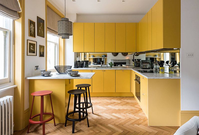 Dzeltenā virtuve 10 kv.m. - Interjera dizains