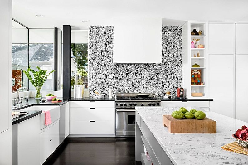 Czarno-biała tapeta we wnętrzu kuchni - Zdjęcie projektowe