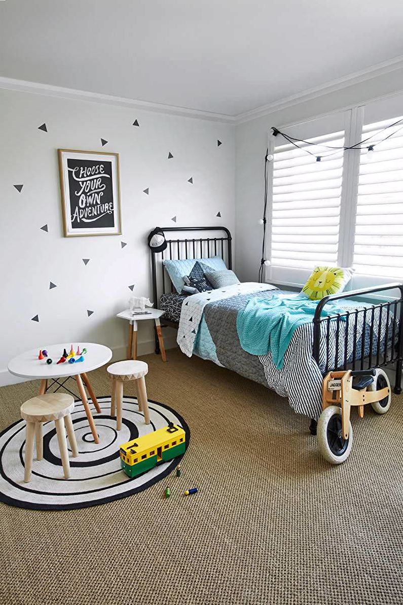 Melnbaltas tapetes bērnu istabas interjerā - dizaina foto