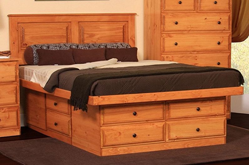 Katil berkembar yang diperbuat daripada kayu