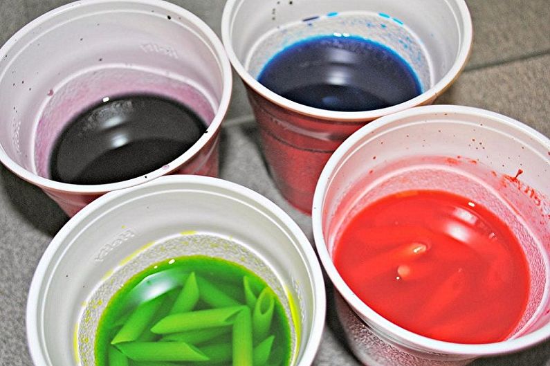 DIY těstoviny řemesla - sklenice barevných těstovin