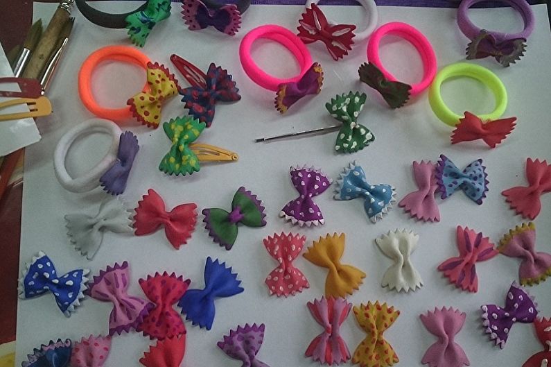 Направите ДИИ занатске тестенине - украси за девојчице