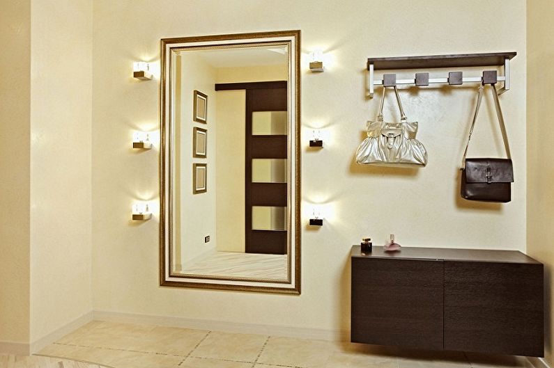 Types de miroirs dans le couloir - Formes et tailles
