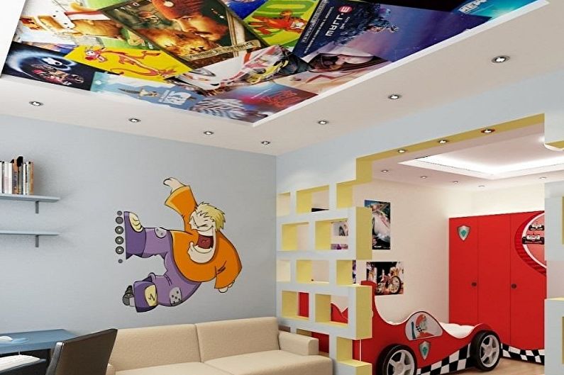 Plafond en placoplâtre à deux niveaux dans une chambre d'enfant