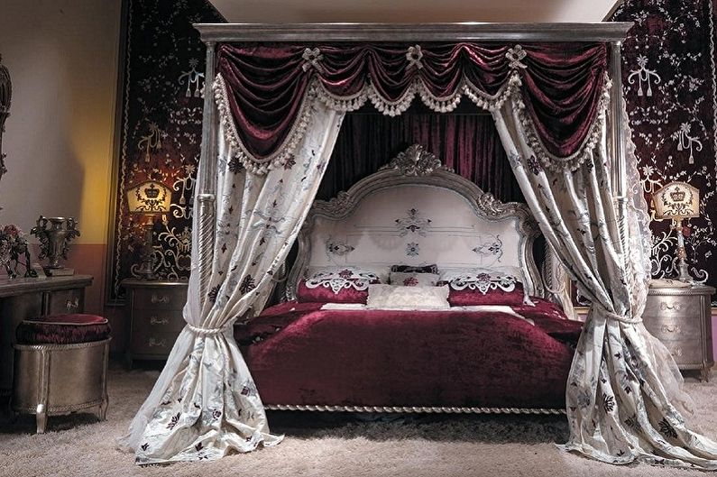 Four Poster Beds - Photo