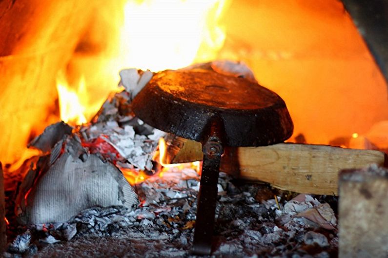 Πώς να καθαρίσετε ένα τηγάνι από χυτοσίδηρο - πύρωση πυρκαγιάς