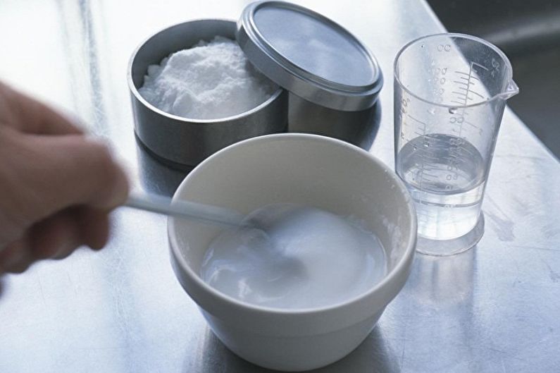 Hogyan tisztítsuk meg a szén-alumínium edényt - Só és ecet