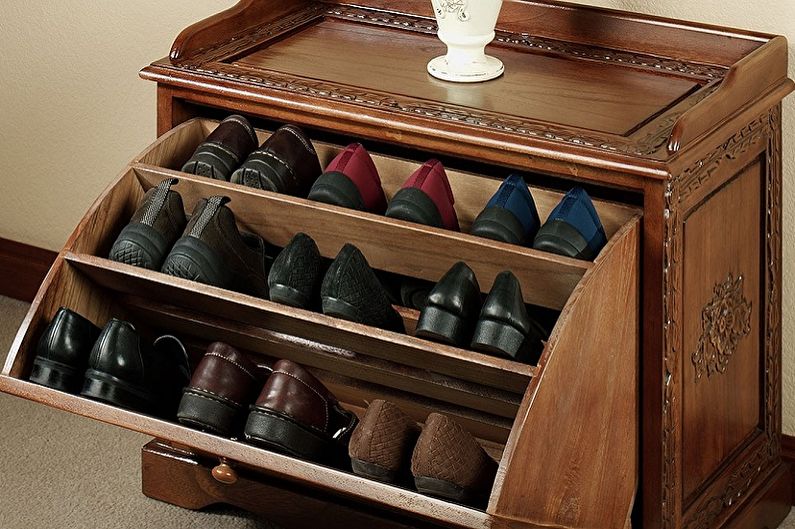Kutija za cipele u hodniku - fotografija