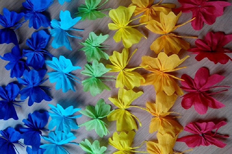 Mga Do-it-yourself butterflies sa dingding - Mga corrugated paper butterflies