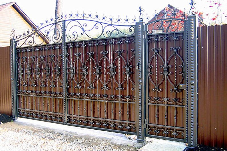 Porti decorative si porti din tabla ondulata - Combinații de materiale