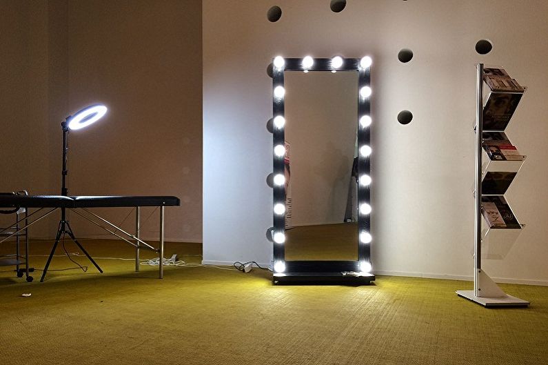 Tipos de espelhos com lâmpadas - Tamanho