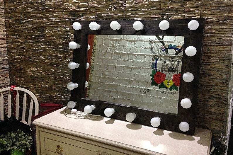 Types of dressing mirrors with bulbs - Form